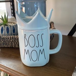 Rae Dunn “Boss Mom” Mug
